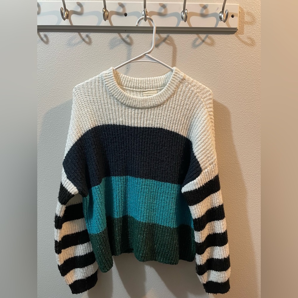 Boutique Sweater Size M Cropped
